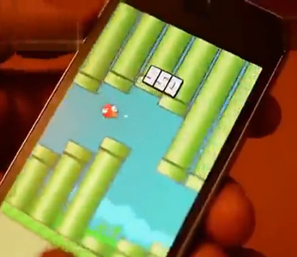 逆天了!Flappy Bird900分后是这样的
